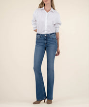 Load image into Gallery viewer, Model wearing Kut From The Kloth - NATALIE BOOTCUT KP258MI1 in Studious.
